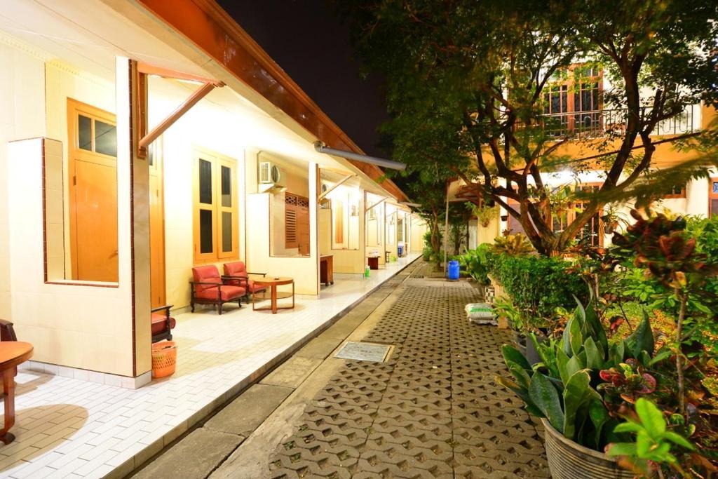 Hotel Paviljoen Surabaya Exterior foto
